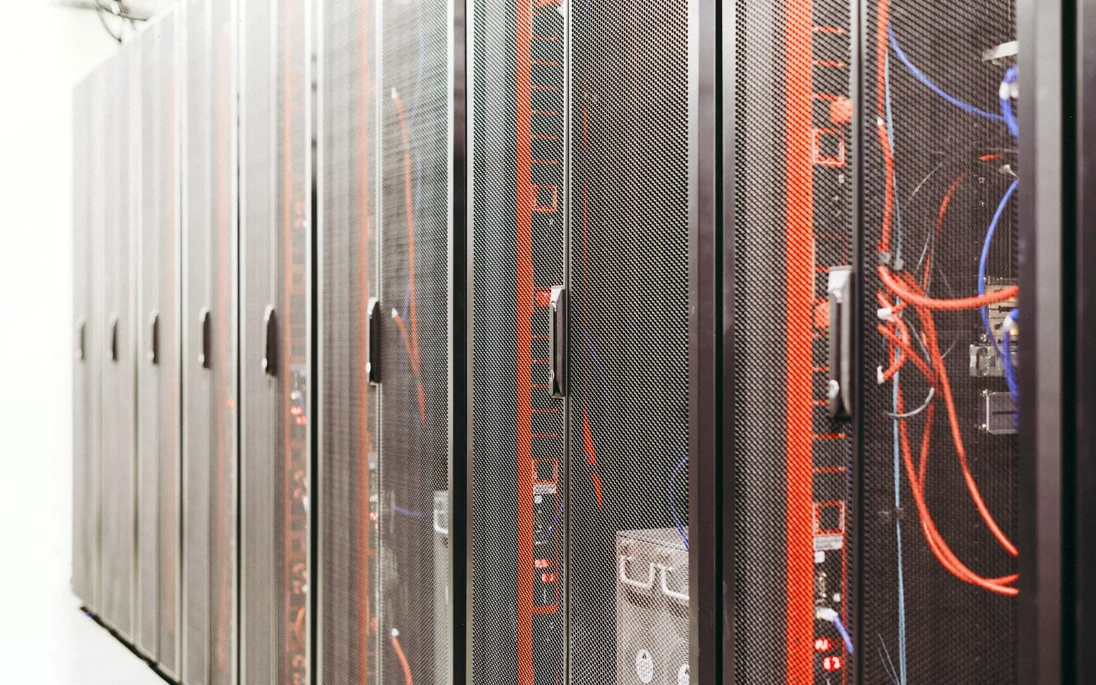 Historia y cronología del desarrollo de VMware ESXi